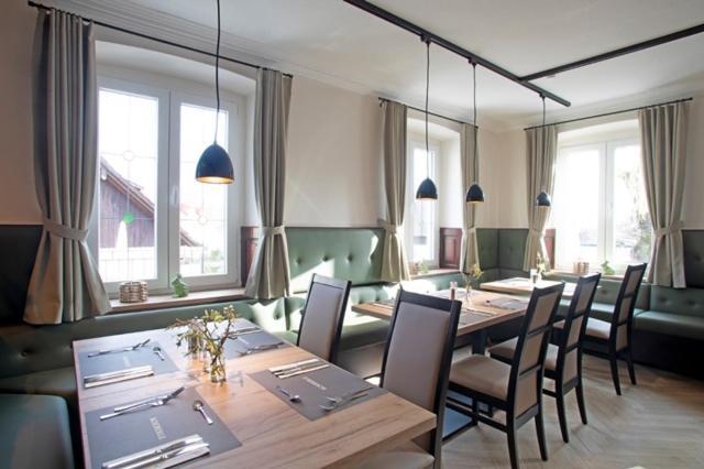 Hotel & Gutsgasthaus Koeberle Линдау Экстерьер фото