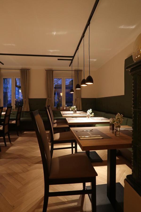 Hotel & Gutsgasthaus Koeberle Линдау Экстерьер фото